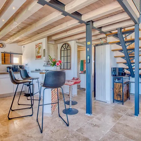 2 Bedroom Awesome In *