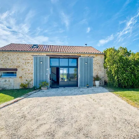 2 Bedroom Awesome In Prázdninový dům *