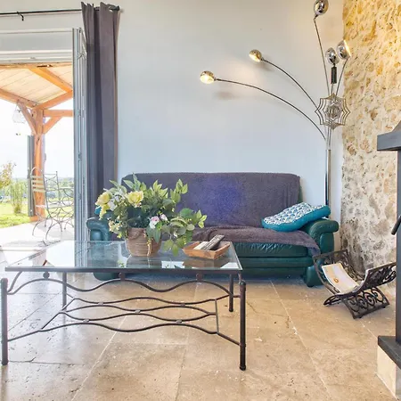 2 Bedroom Awesome In * Les Lèches
